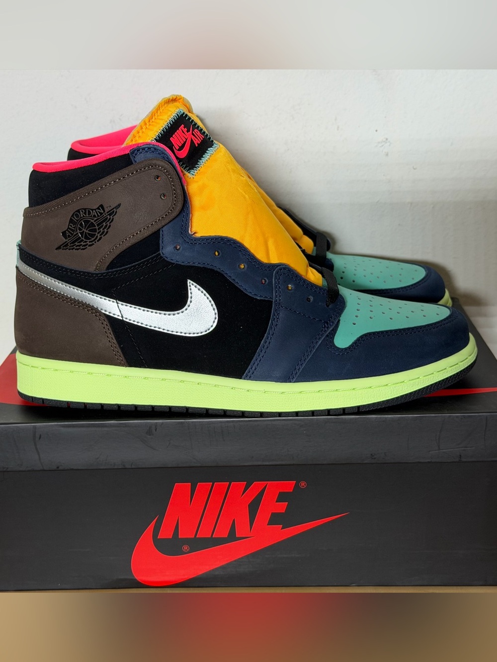 Nike Air Jordan 1 Retro High Tokyo Bio Hack Sneakers 555088-201 Size 10.5 DS